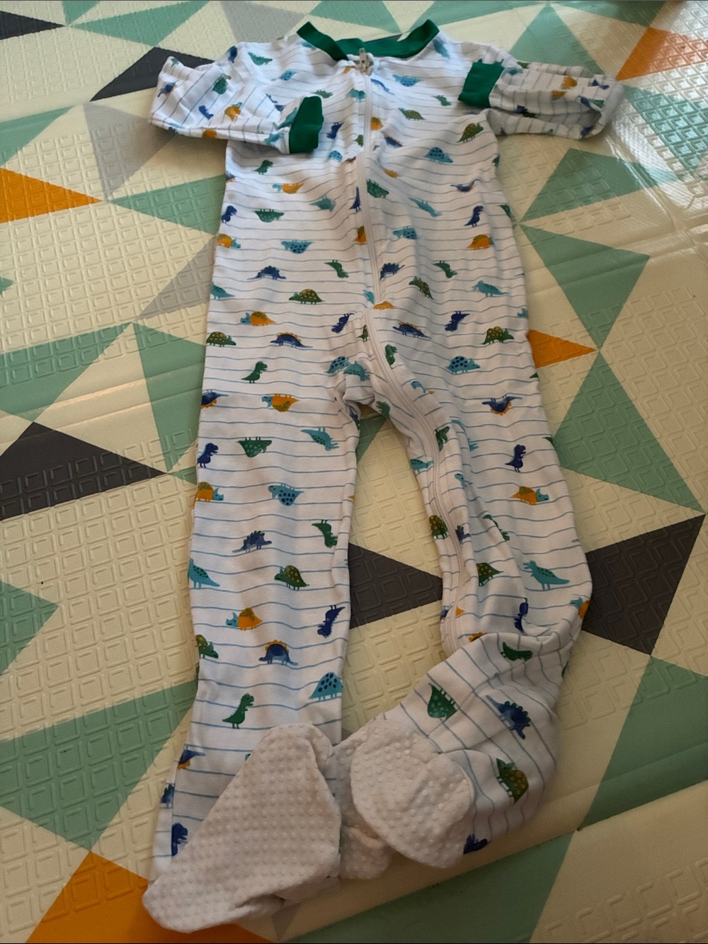 20/25$ 🧸 White Baby One-Piece Pajamas with Green Trim and Dinosaur Print